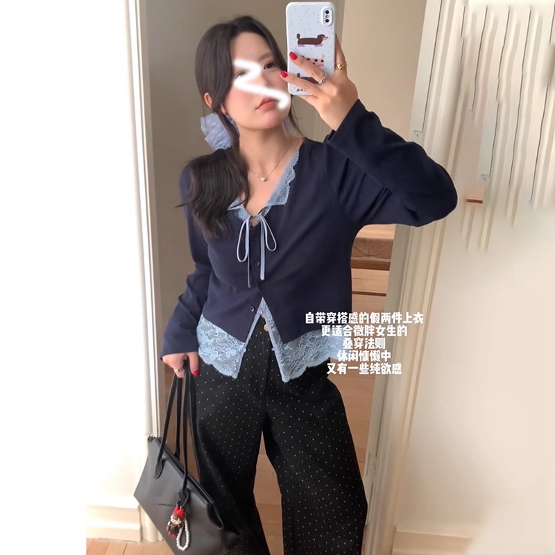 大码女装2025秋装V领蕾丝拼接假两件长袖上衣胖MM新款短款针织衫