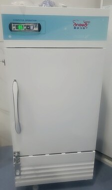 恒温风冷傲雪工业冷藏医用冰箱