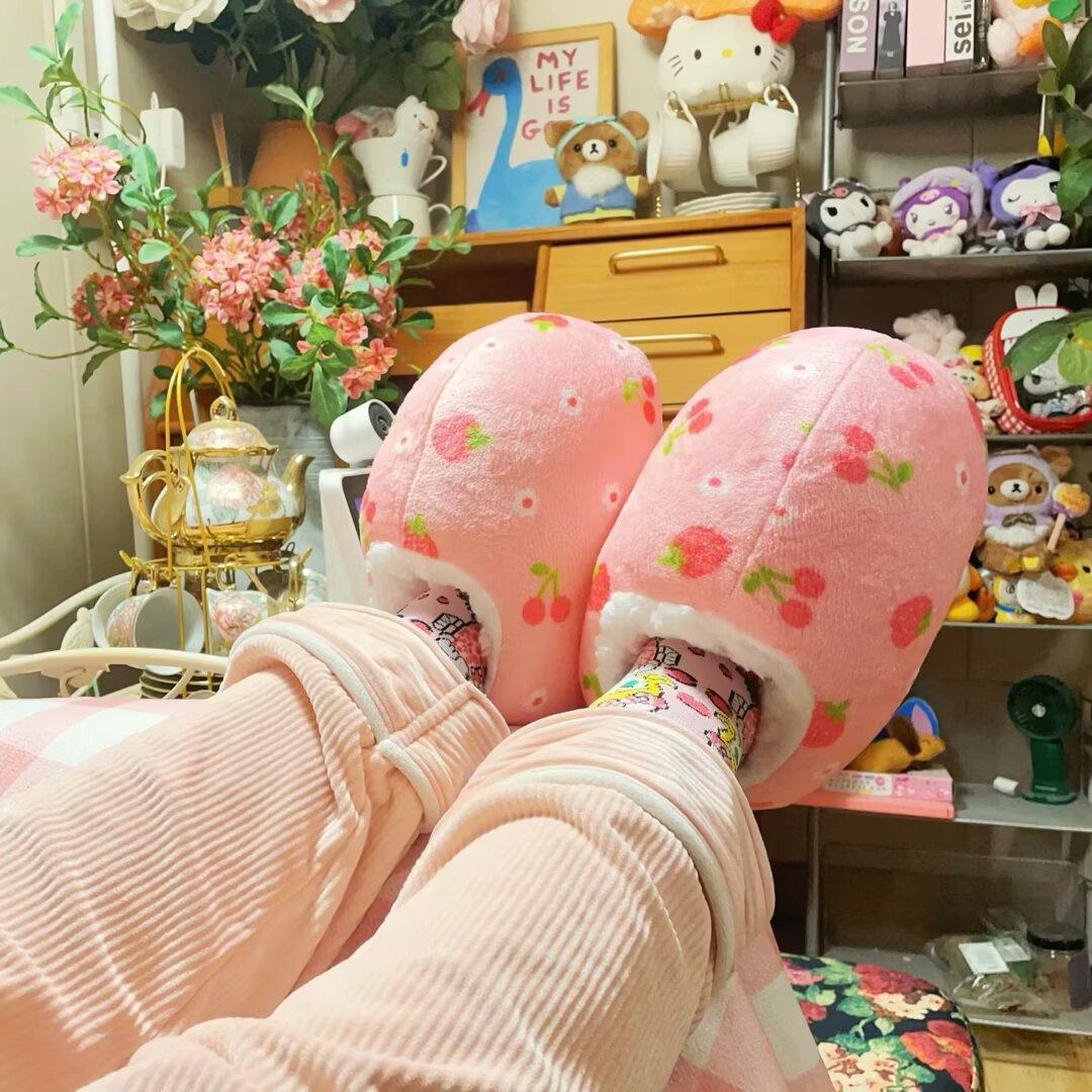 草莓兔冬季防滑居家懒人棉拖鞋