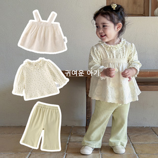 2026新款女宝宝春款套装可爱韩版女童碎花吊带裙上衣长裤三件套春