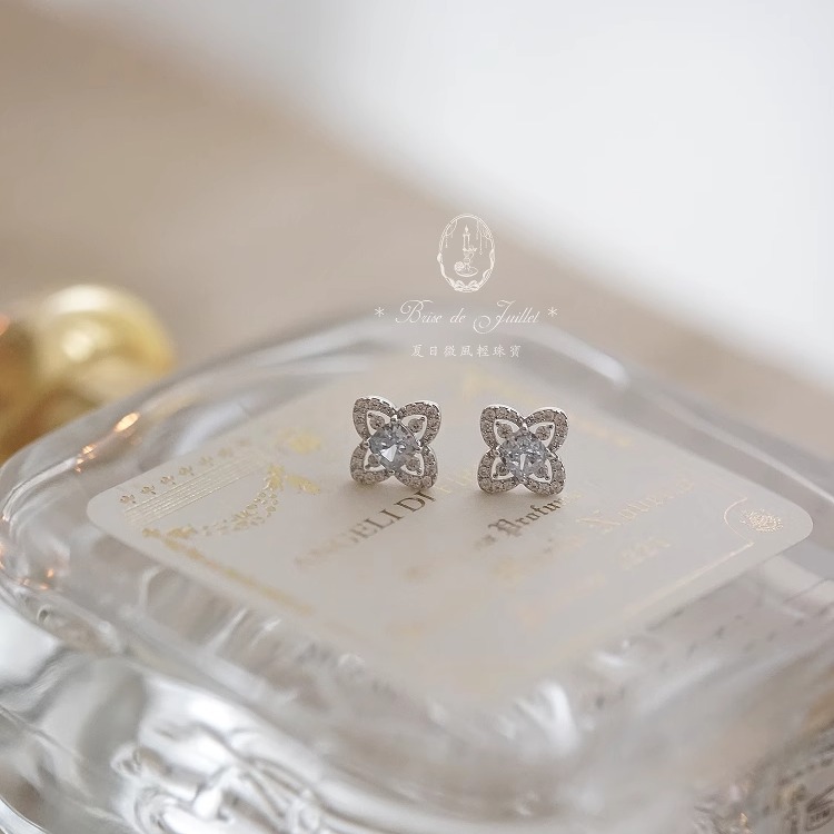 夏日微风*淡淡淡蓝。冰花切925银耳钉夹饰小众通勤高级气质工厂女