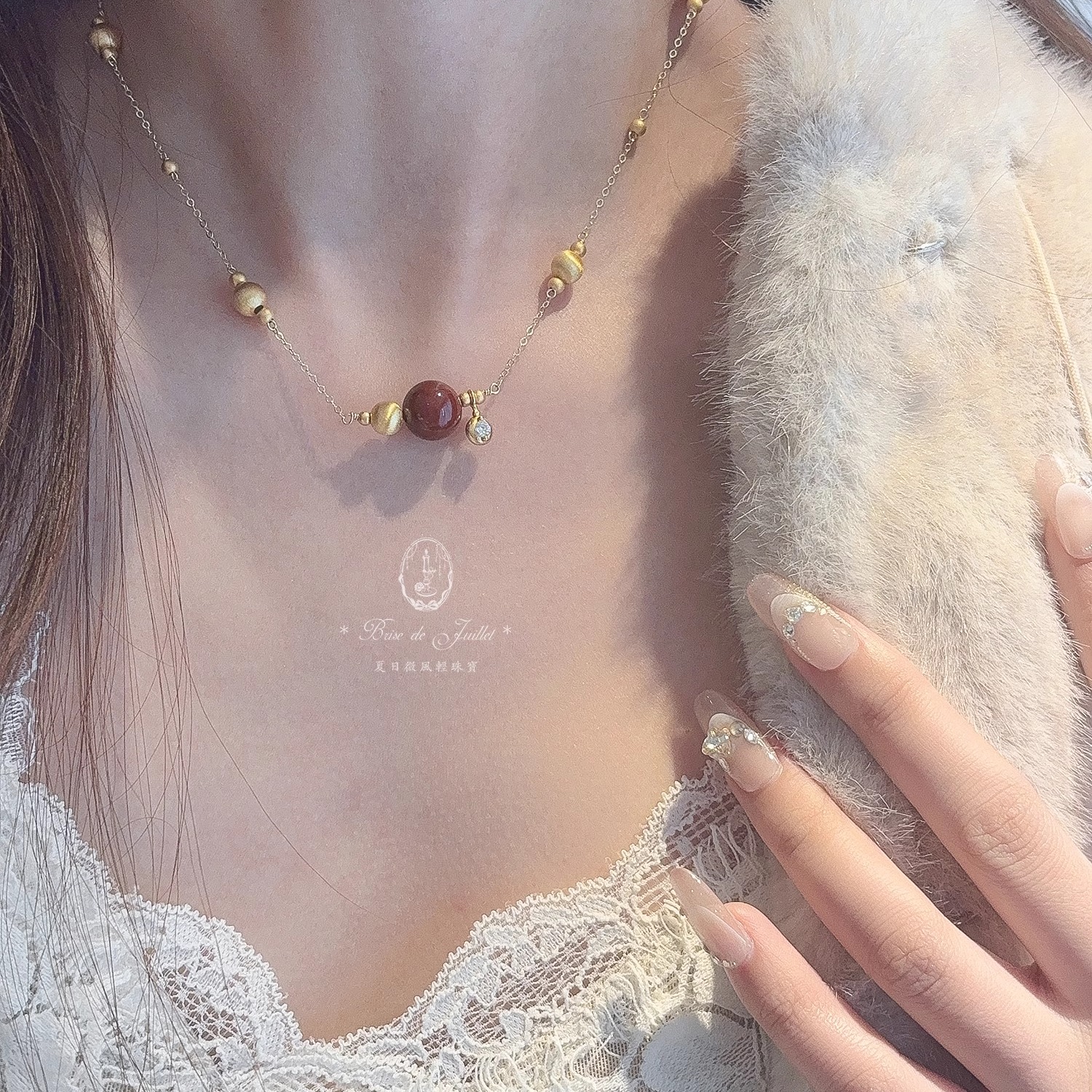 圣诞浆果枣泥红兔毛项链