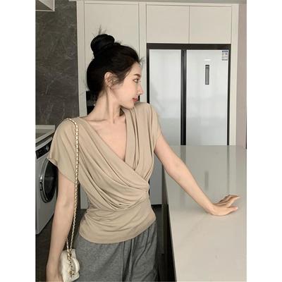 一字肩上衣女设计感小众夏季别致独特纯欲辣妹性感收腰v领短袖t恤