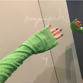 不锁边纯色圆领长袖 T恤 一抹绿 光是颜色就够美 and Z春季