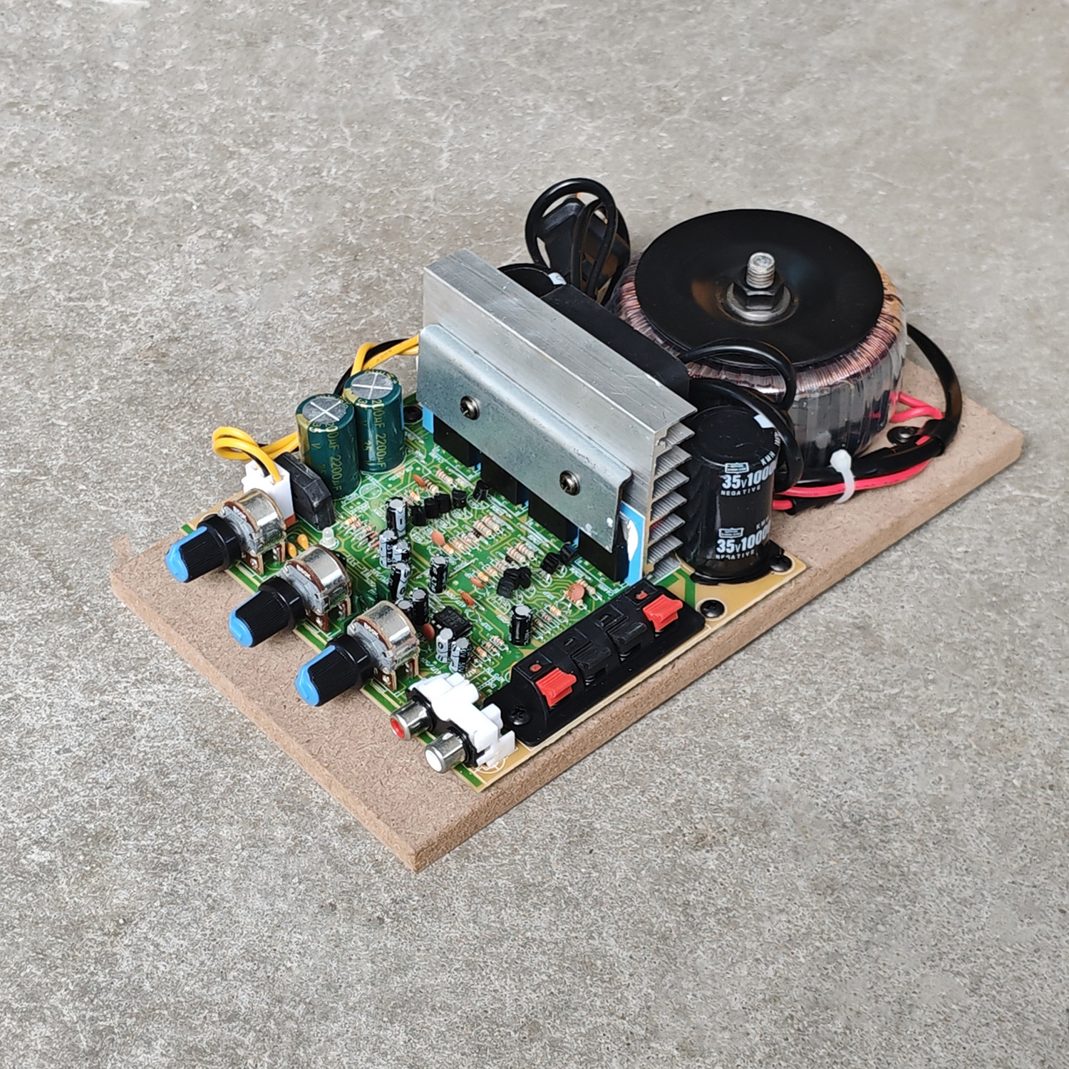 送风扇大电容无噪音大功率环牛/220V功放板.四管功放音箱电脑功放