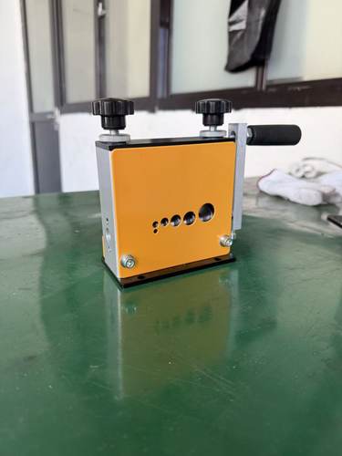 剥线机废铜线家用废旧线小型拔电缆去皮机手动免调节扒线剥皮神器