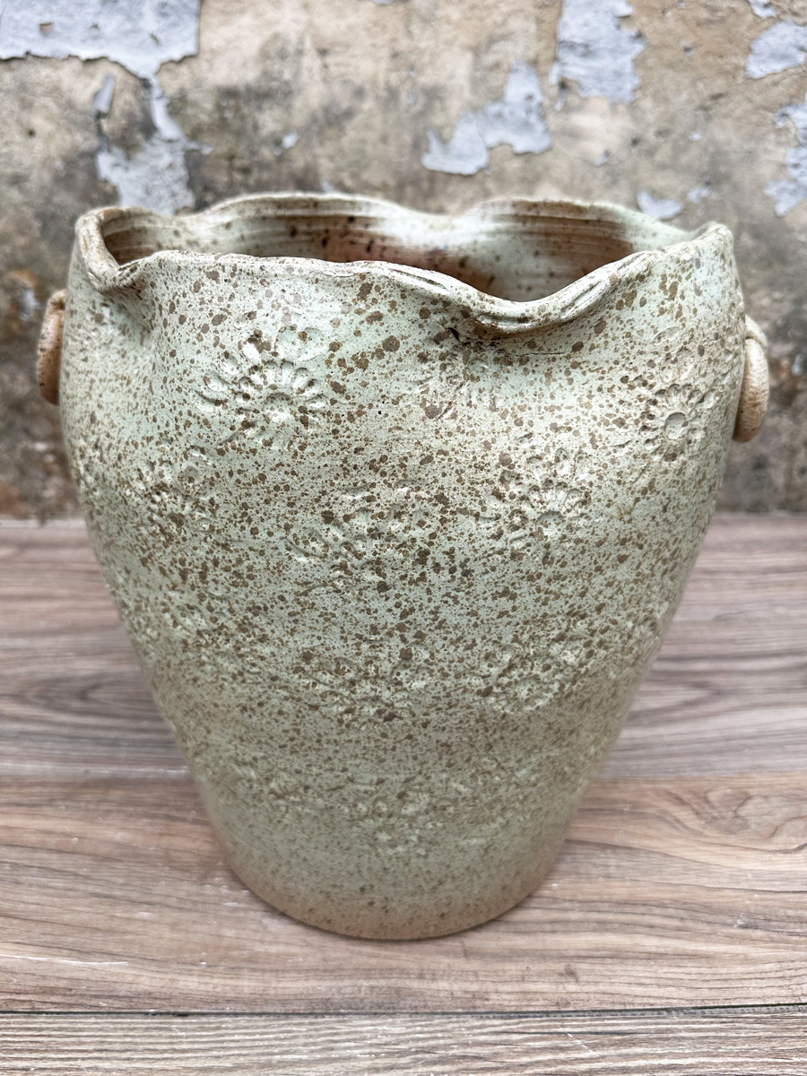 手工花盆浮雕纹花边口粗陶大罐子