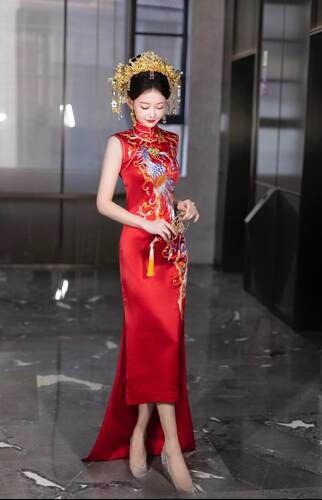 新中式旗袍红色刺绣敬酒订婚礼服