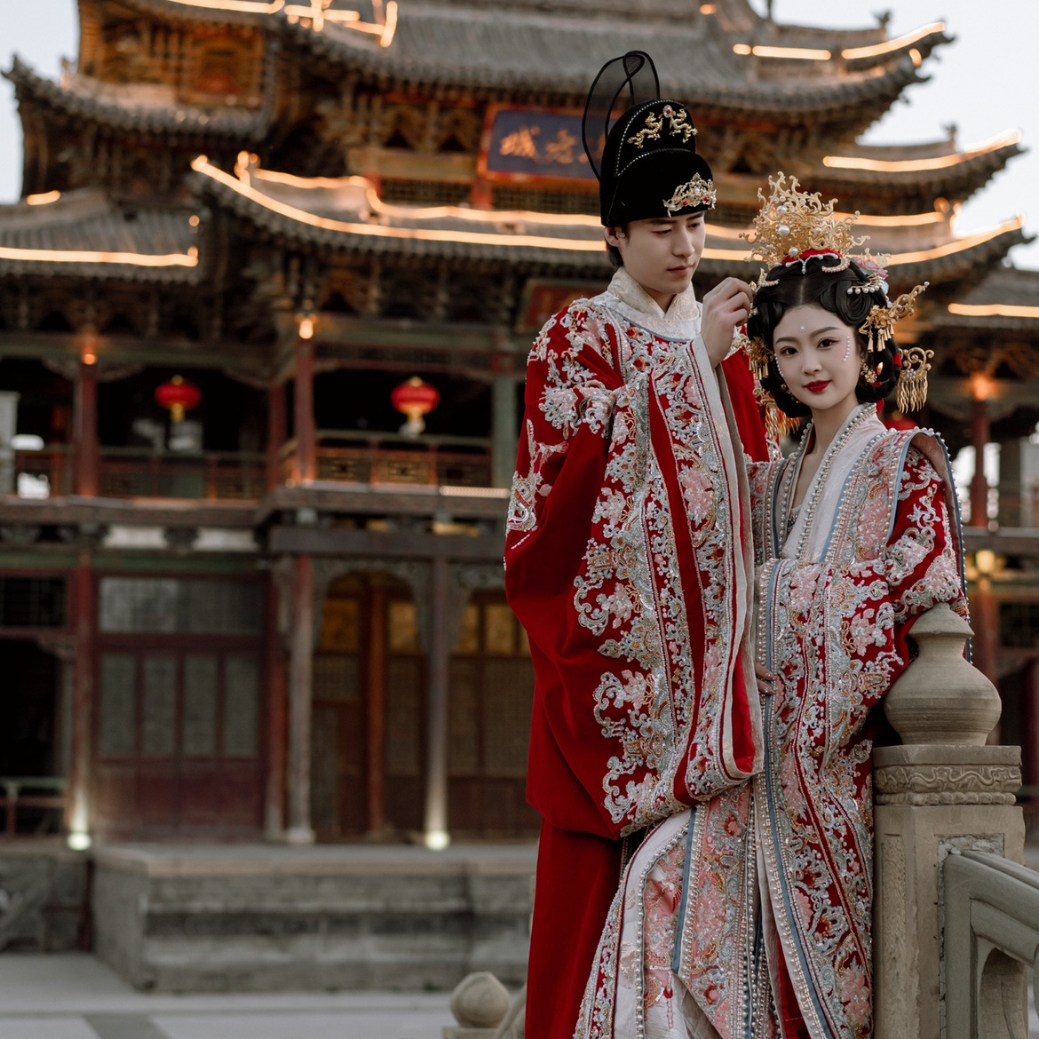 重工汉服婚服凤冠霞帔中式婚礼
