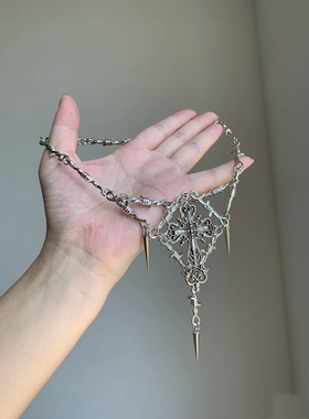 欧美朋克ins荆棘十字架吊坠锁骨链心高级感金属亚比项链