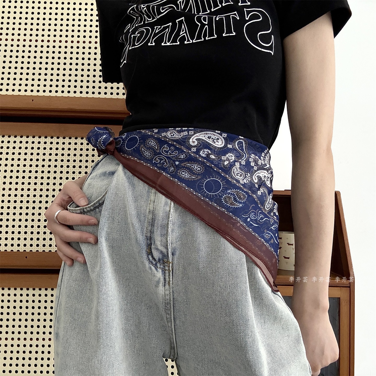 高级感装饰配牛仔裤百搭