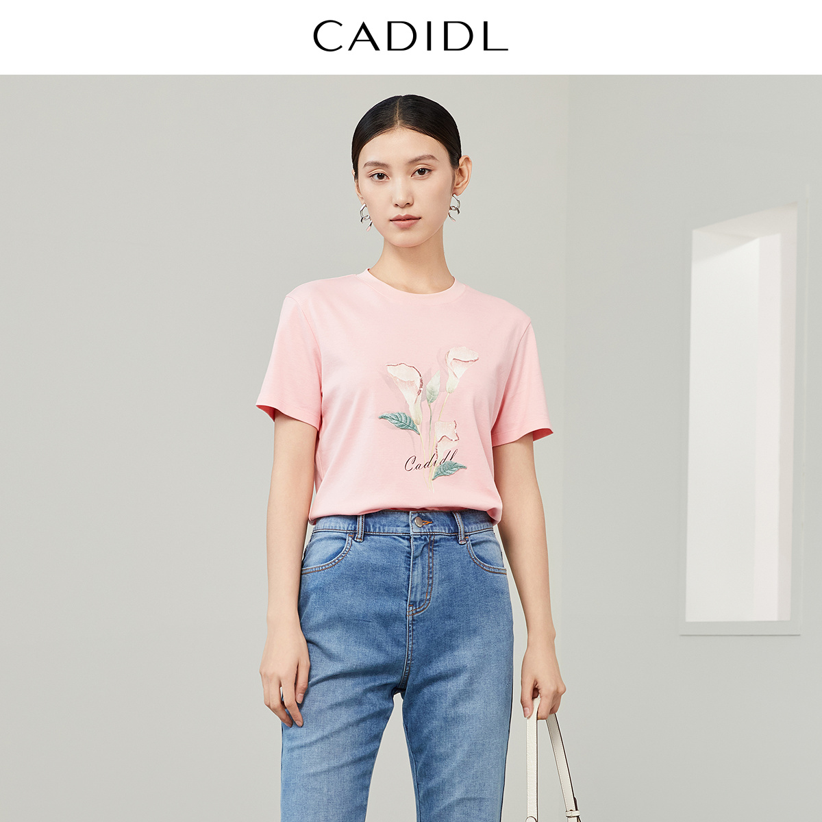 卡迪黛尔印花常规休闲风T恤