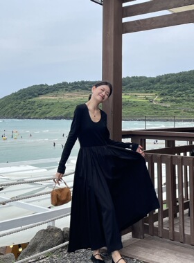 SWHP 【清仓 品质反馈】拼接U领长袖弹力连衣裙春秋大摆中长裙