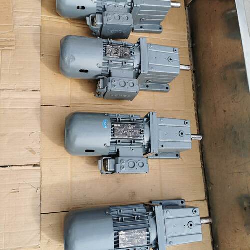 GST05-2MVBR080C32 伦茨减速电机 0.75kw 制动电压400VAC议价维修