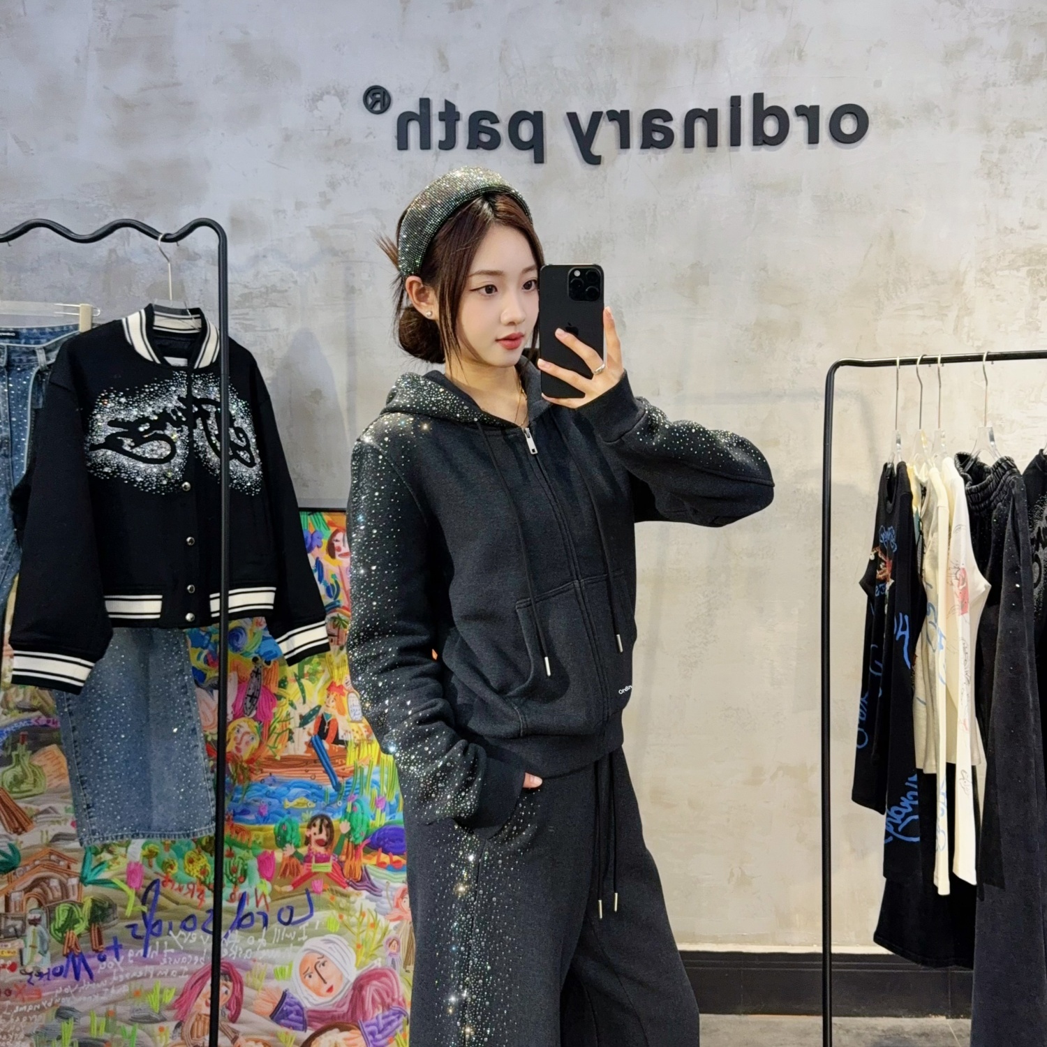 爆闪满天星钻高货卫衣弯刀裤套装