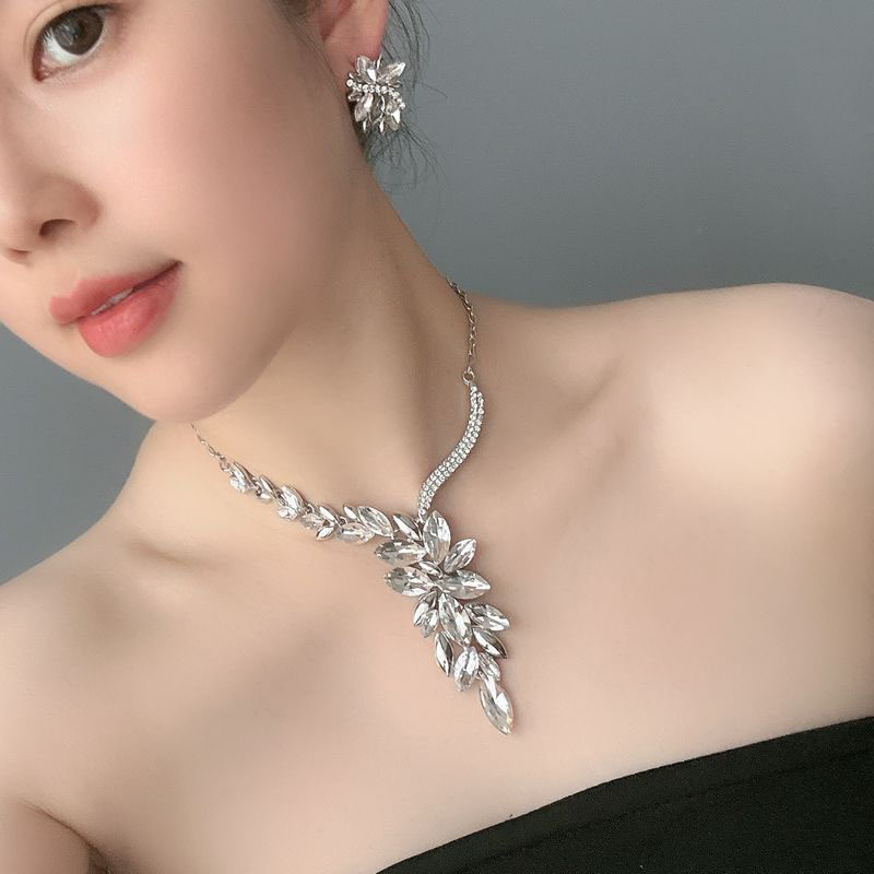 宴会礼服女时尚配饰复古个性