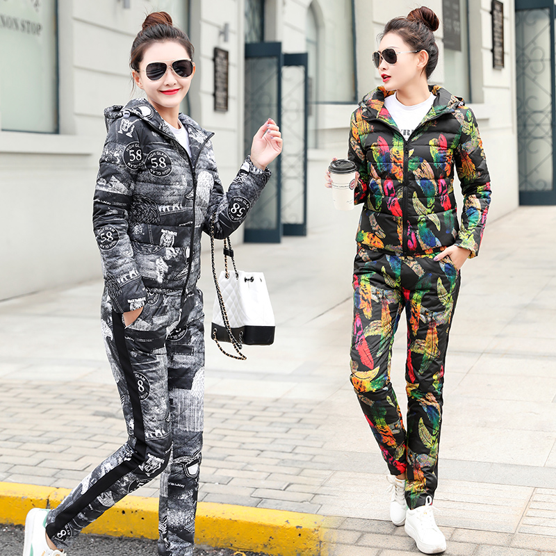 2024年冬装新款女士短款大码修身印花羽绒服套装保暖运动两件套