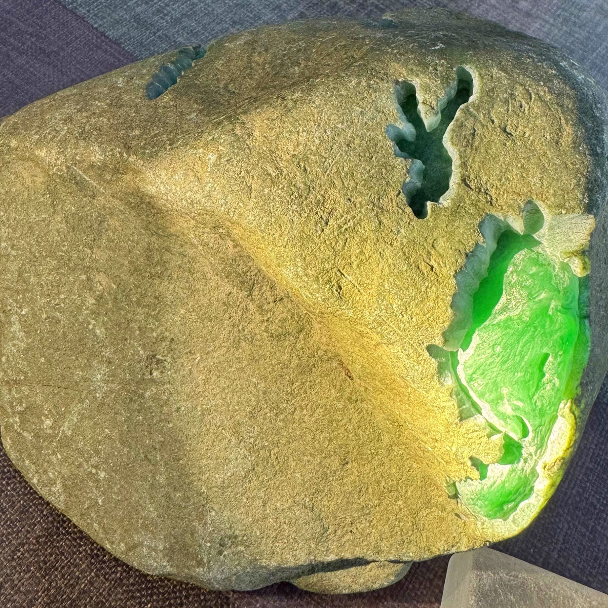 瑜瑾缅甸天然翡翠原石玉石毛料 老南齐冰种果阳绿 种老手镯料T211