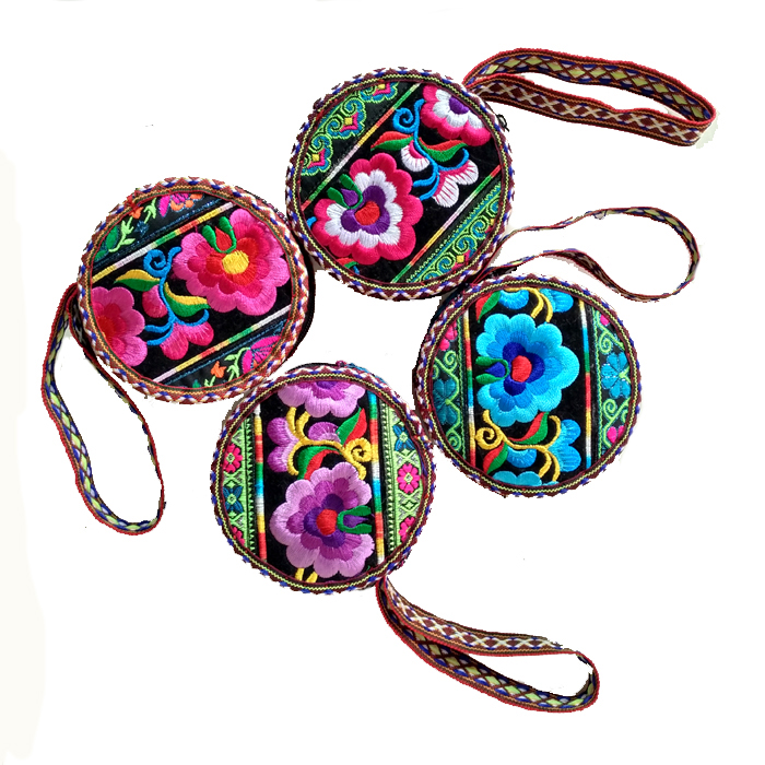 凤凰古城民族风手挽纯手工硬币包