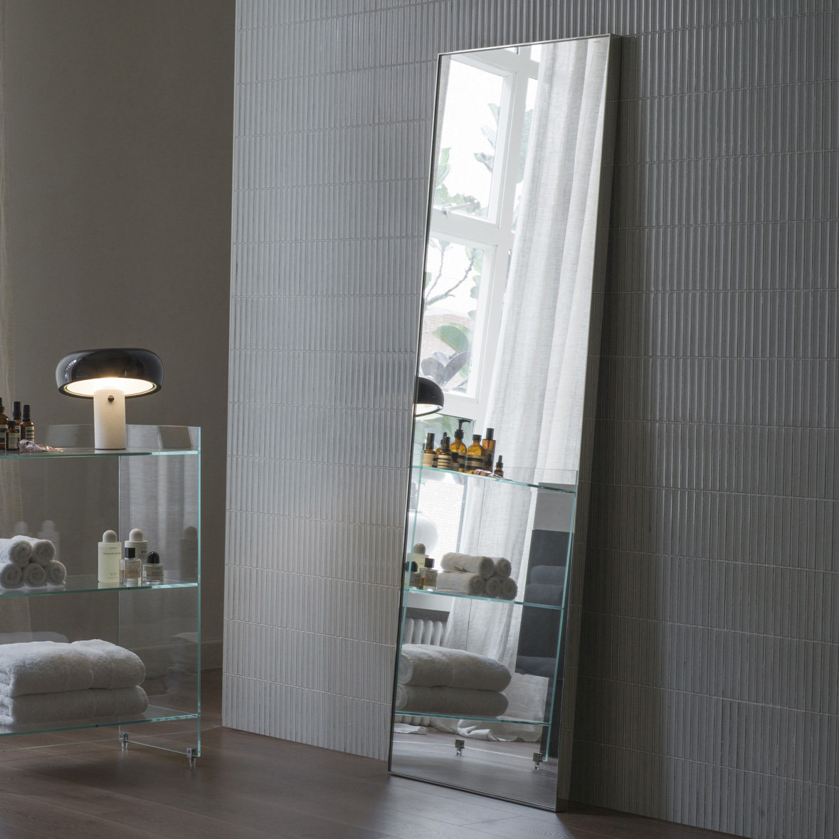 VanWOO是物现代轻奢穿衣镜设计师别墅服装店试衣落地全身镜不锈钢