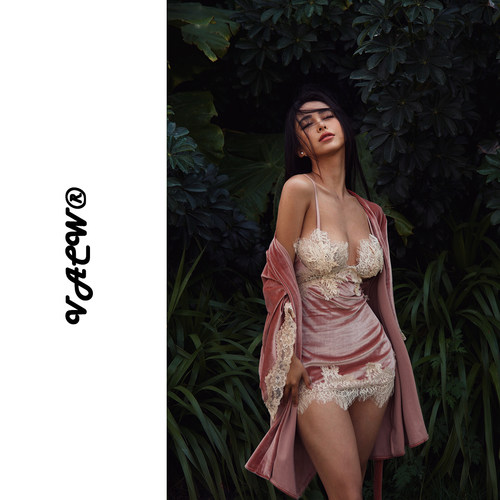 VACW含胸垫蕾丝吊带绝美丝绒睡裙