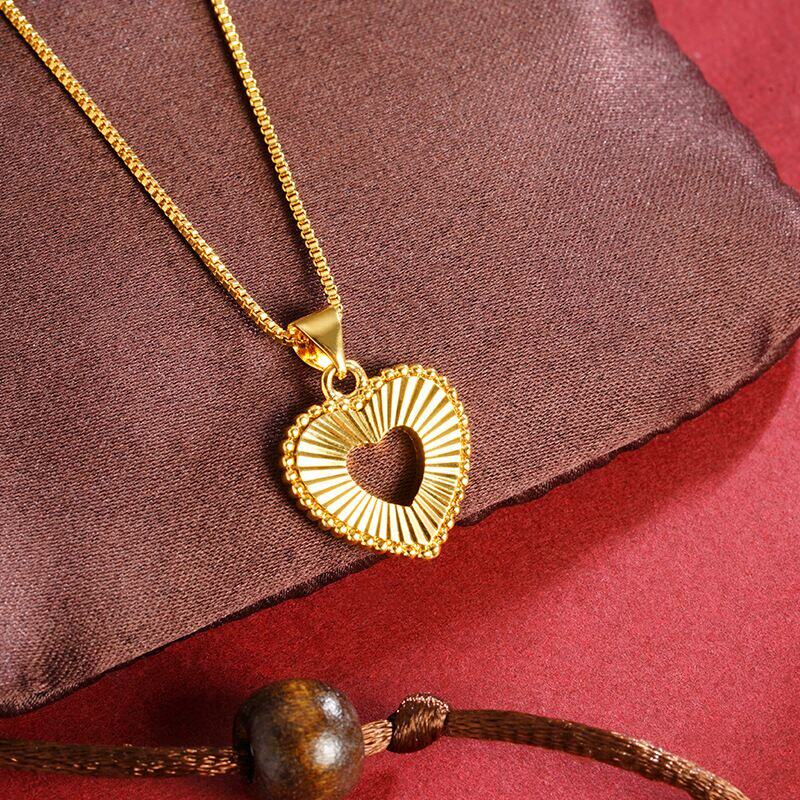 新款镂空爱心项链女款高级感轻奢小众越南沙金仿真黄金吊坠配饰