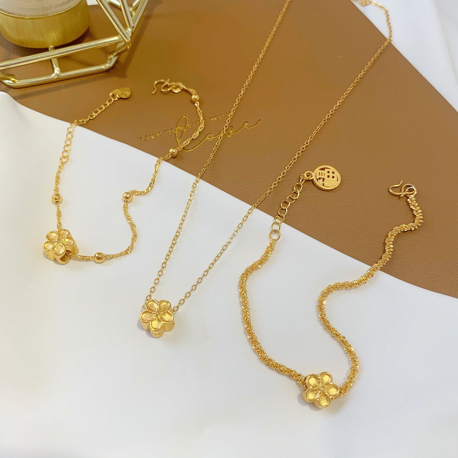 2025年新款爆款梅花系列手链项链女款轻奢高级感越南沙金仿真黄金