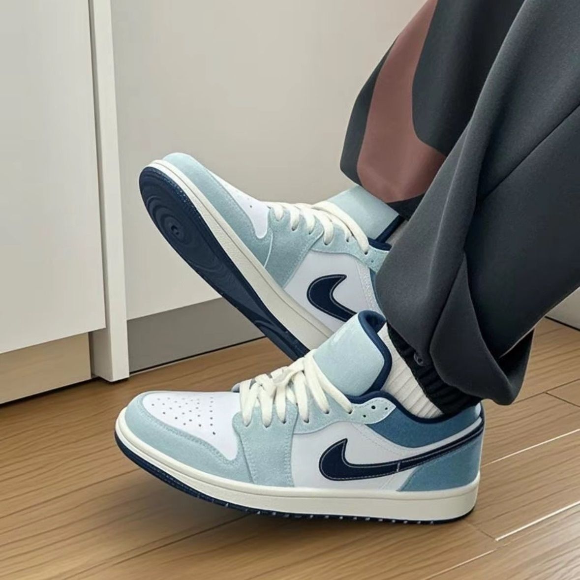 NIKE耐克AirJordan1Low板鞋