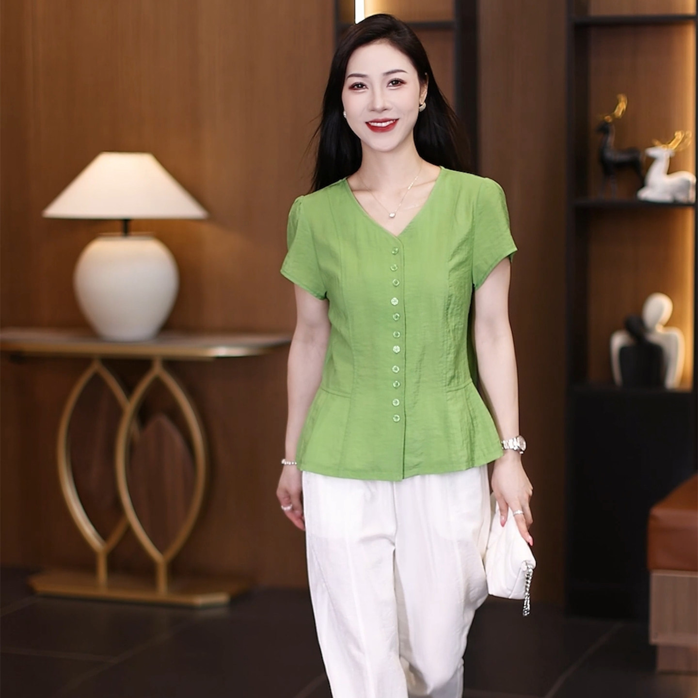 夏季薄款V领短袖女衬衫遮肚显瘦
