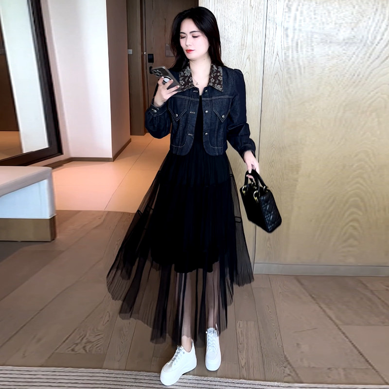 时尚连衣裙套装女早秋新款洋气减龄牛仔短外套背心网纱裙两件套装