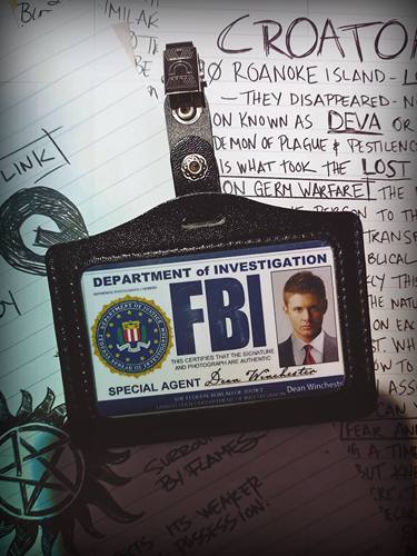 美剧邪恶力量人物胸卡皮夹子 supernatural dean castiel spn cos