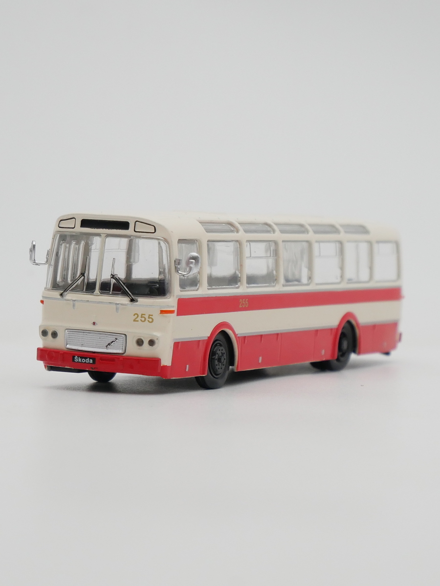 IXO 1:72 ist Skoda karosa SM 11斯柯达客车捷克巴士公共汽车
