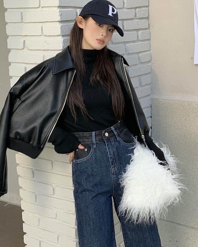 王小姐 77WXJ83382