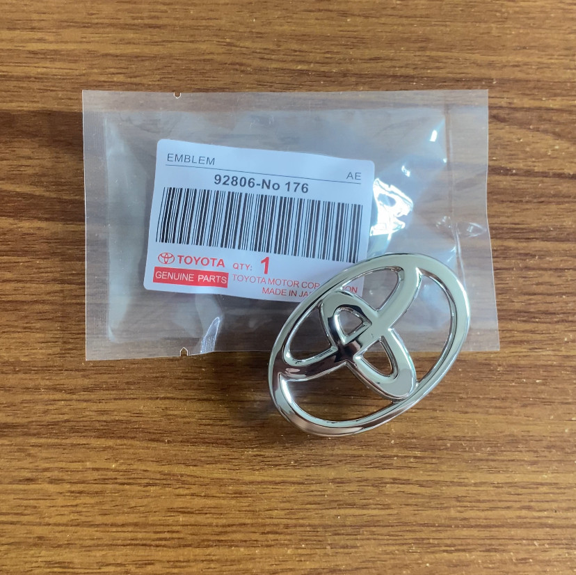 卡罗拉锐志汉兰达方向盘车标