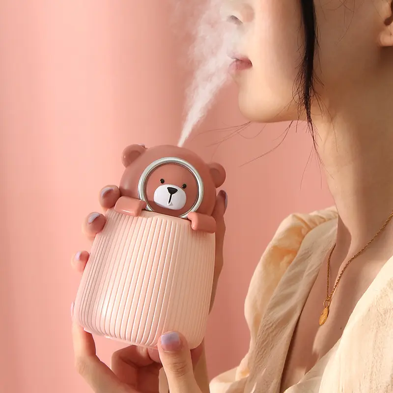 萌熊喷雾补水仪两档位调节车载香薰加湿器办公室小型加湿器