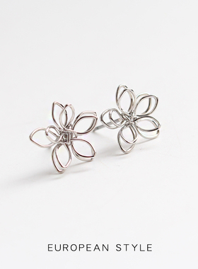 99克拉耳钉女个性气质简约空灵花朵可爱小耳环设计感2022新款UM