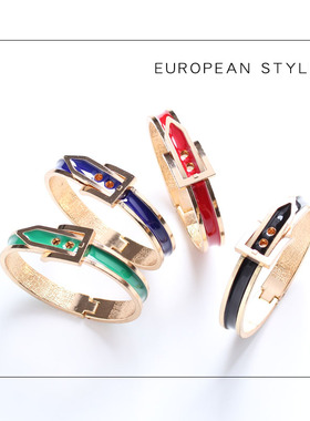 红黑紫色皮带形状时尚风首饰品