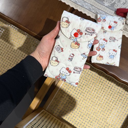 2026新Hello Kitty卡通眼镜袋便携式收纳盒少女心抗压墨镜收纳袋