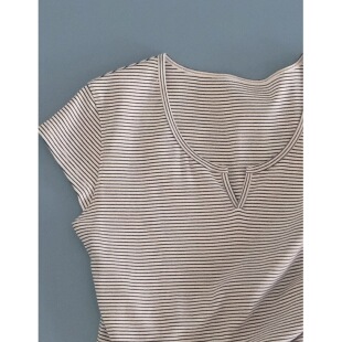 Cake 轻松法式 Enid伊妮德 T恤 显瘦上衣 小开领细条纹短袖 Ohh