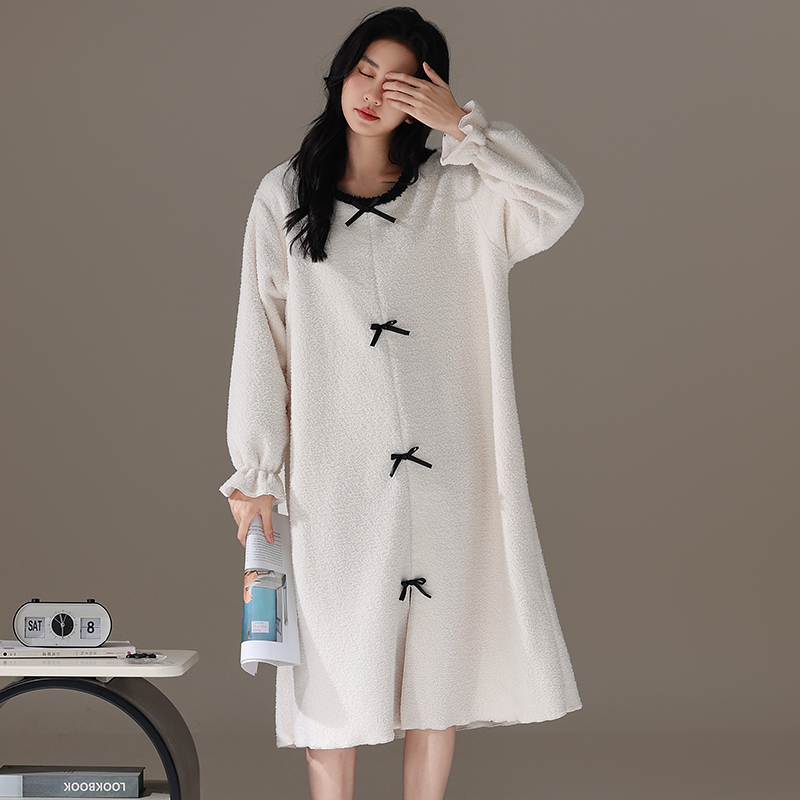 学院风珊瑚绒睡裙女秋冬季加厚绒法兰绒白色公主风中长睡衣家居服