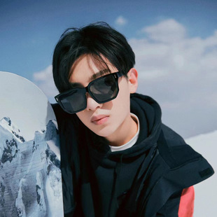 雪地墨镜女高级感防晒网红眼镜大框方形黑色新款 季 太阳镜男