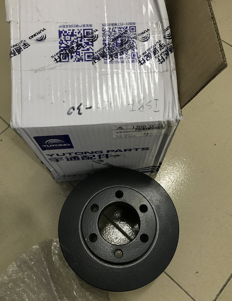 1300-00251进口康明斯汽车配件 曲轴皮带轮isbe 宇通金龙海格客车