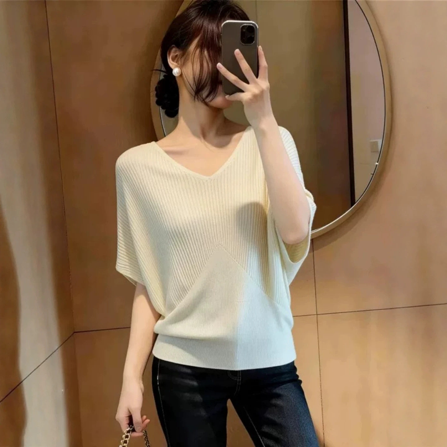 高级感V领蝙蝠袖冰丝针织白色短袖t恤女夏新款宽松显瘦上衣A11806