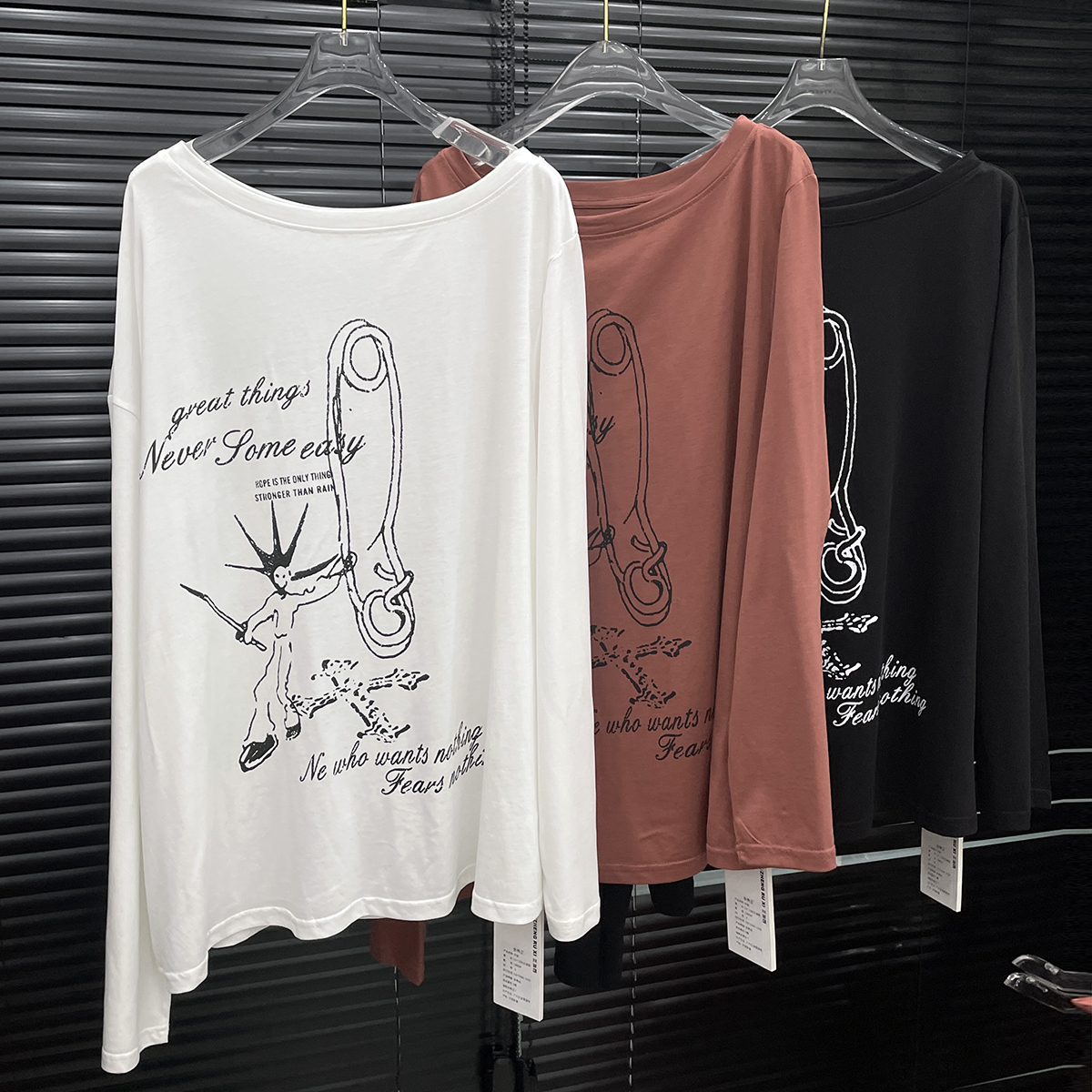 付新博女装复古印花宽松T恤女小众时尚百搭显瘦斜肩长袖上衣13893