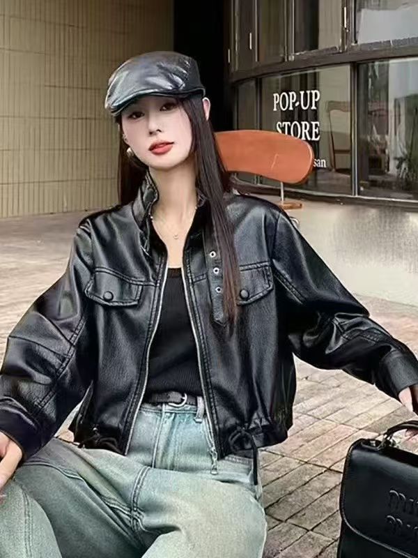 高级感时尚短款酒红色皮衣外套女初秋新款设计感抽绳口袋工装夹克