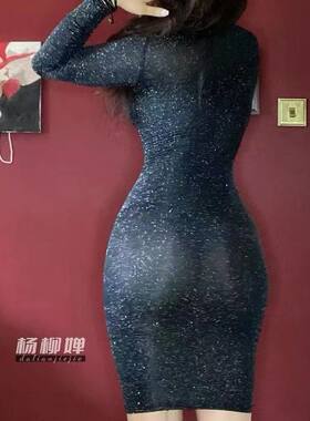 黑色小心机秋季紧身连衣裙