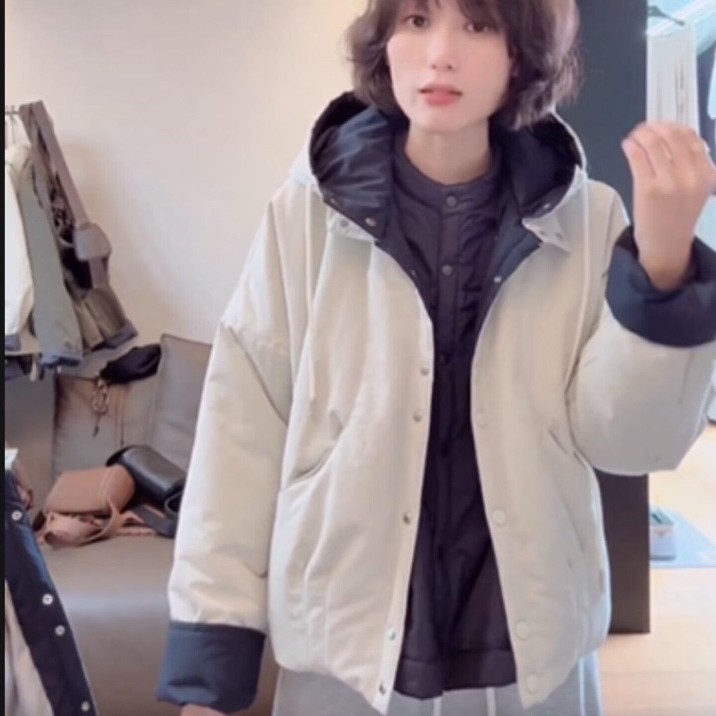 设计感加棉连帽冲锋衣女撞色2025秋冬棉衣今年流行酷飒风爆款外套