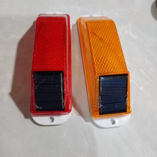 红黄护栏围挡施工太阳能警示灯反光轮廓标腰灯夜间频闪爆闪灯