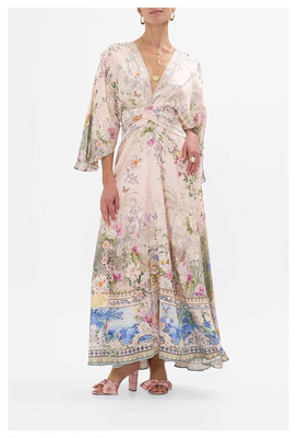 Camilla2025夏季新款粉红色碎花V领高腰褶皱蝙蝠袖真丝连衣群