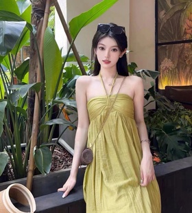 三亚旅行穿搭拍照沙滩裙女海边度假纯欲风挂脖吊带连衣裙2025夏季
